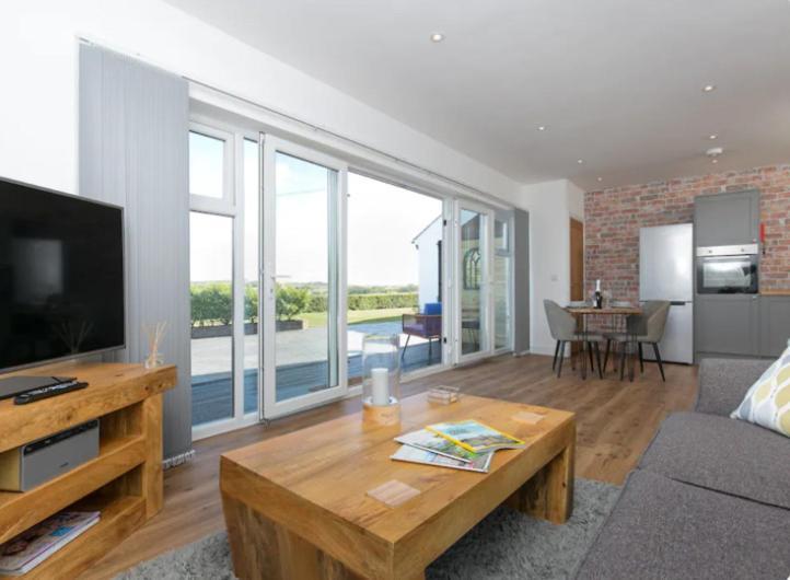 Adorable 1 Bedroom Country Cottage Bodewryd Extérieur photo